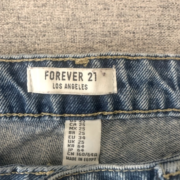 Forever 21 Ripped Jeans Size 25 - Picture 2 of 2